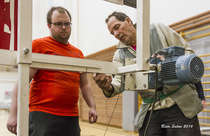 Moottoriasentajat puuhastelemassa.