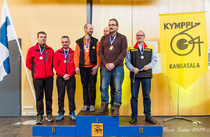 Y45 joukkuekisa 1. K-64, 2. JMS ja 3. KAMS (yksin ei voi voittaa)